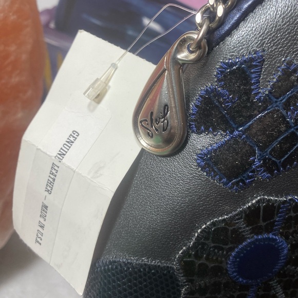 NWT Accents by Sharif Leather Crossbody Bag Sharif Designs LTD Made in USA - Picture 2 of 5